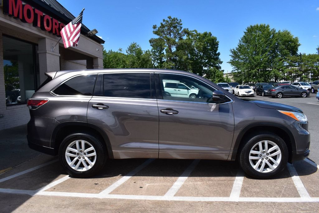 Used 2014 Toyota Highlander LE FWD image 6