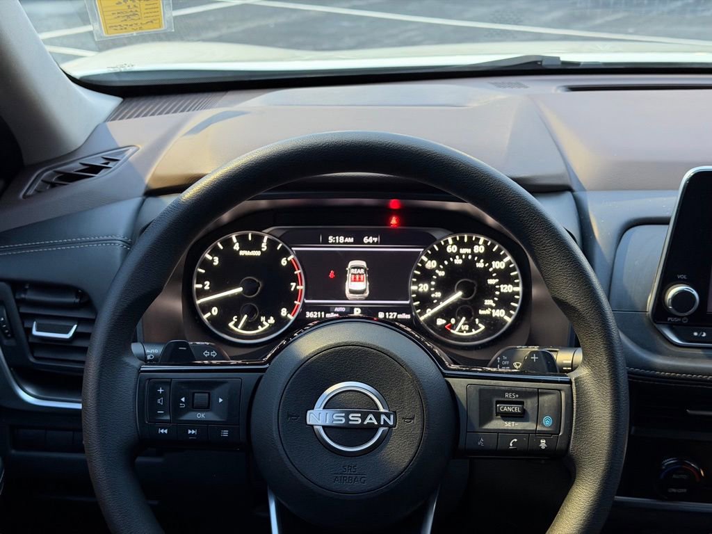 Used 2023 Nissan Rogue SV image 30