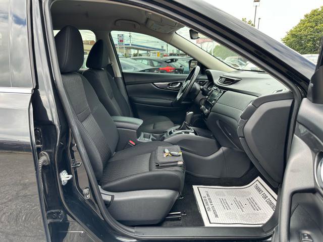 Used 2019 Nissan Rogue SV image 16
