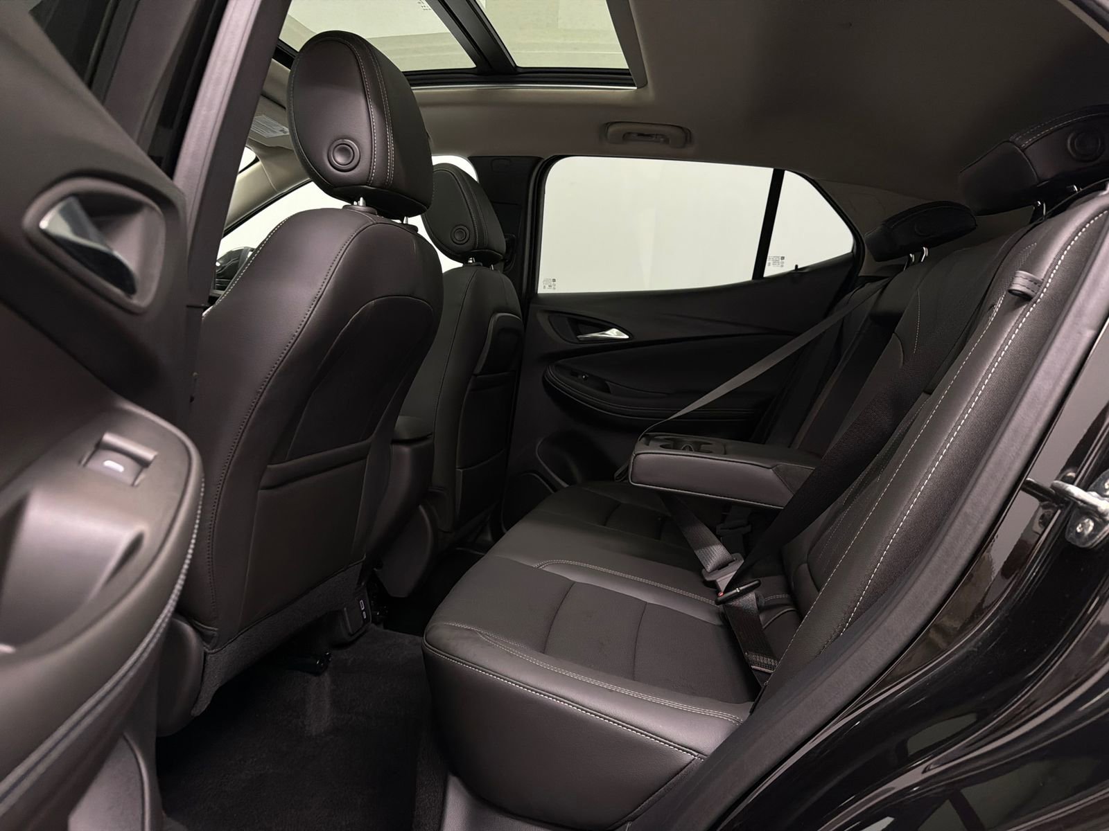 Used 2025 Buick Encore GX Avenir w/ Avenir Technology Package image 17