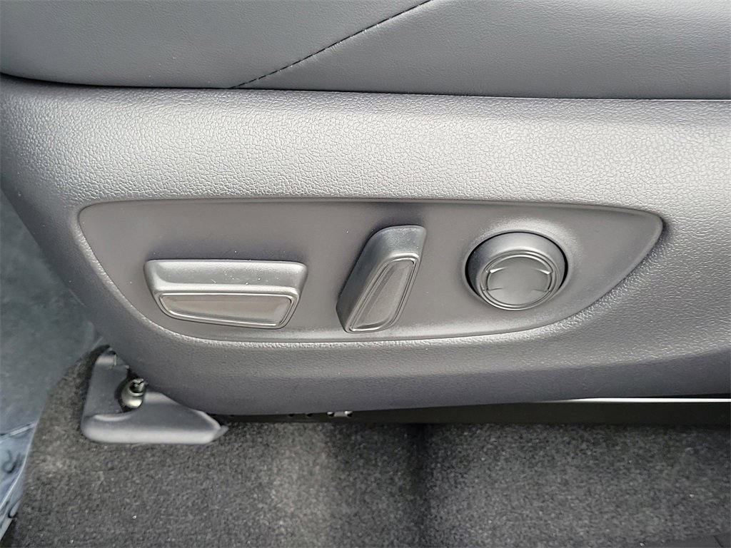 Used 2025 Toyota RAV4 XSE w/ Premium Package image 21