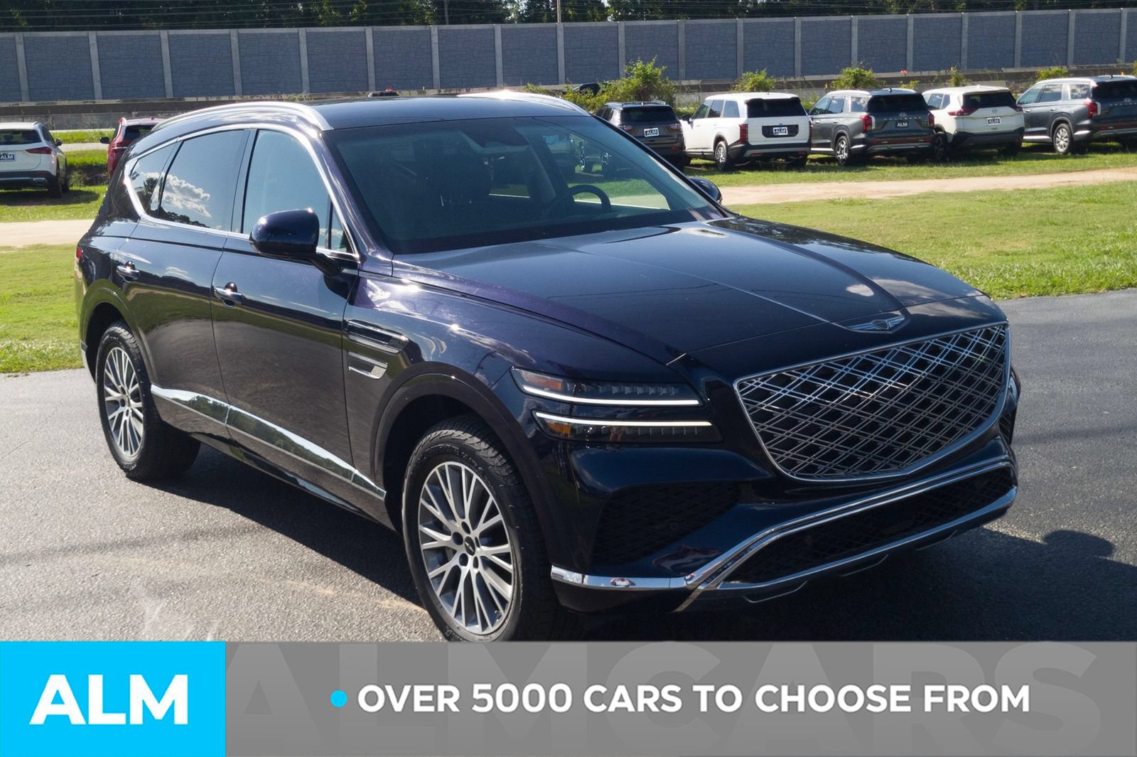 Used 2025 Genesis GV80 2.5T Standard AWD/4WD image 2
