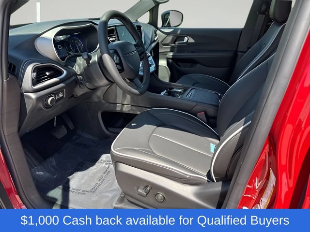 New 2027 Chrysler Pacifica Limited FWD image 34