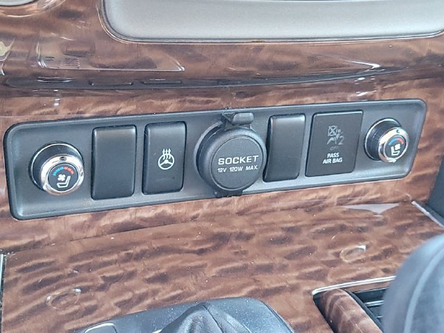 Used 2017 Nissan Armada Platinum w/ Captain Seat Package AWD/4WD image 21