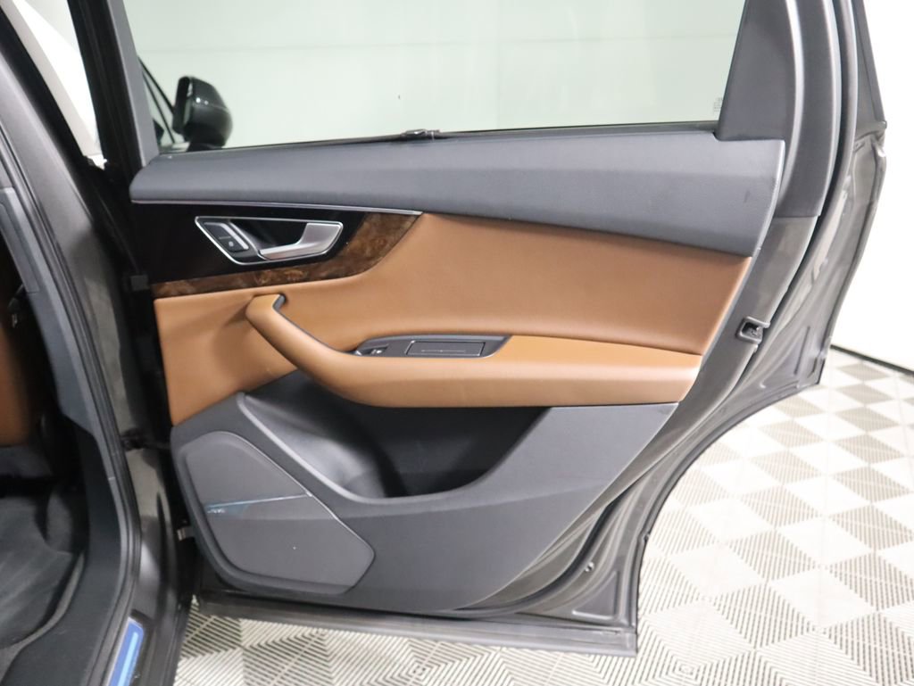 Used 2019 Audi Q7 3.0T Premium Plus w/ Premium Plus Package image 28