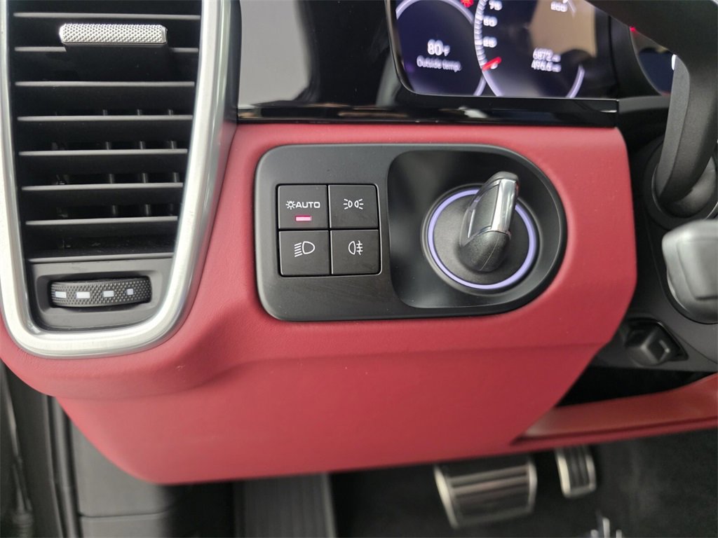 Used 2023 Porsche Cayenne Turbo image 26