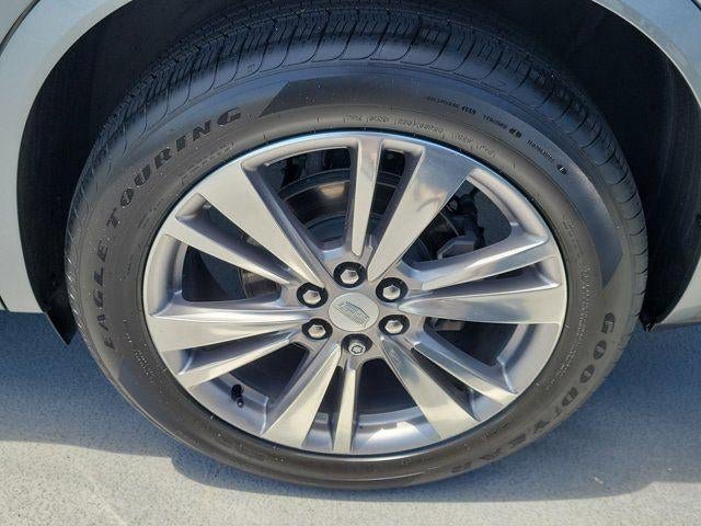 Certified 2023 Cadillac XT6 Premium Luxury FWD image 9