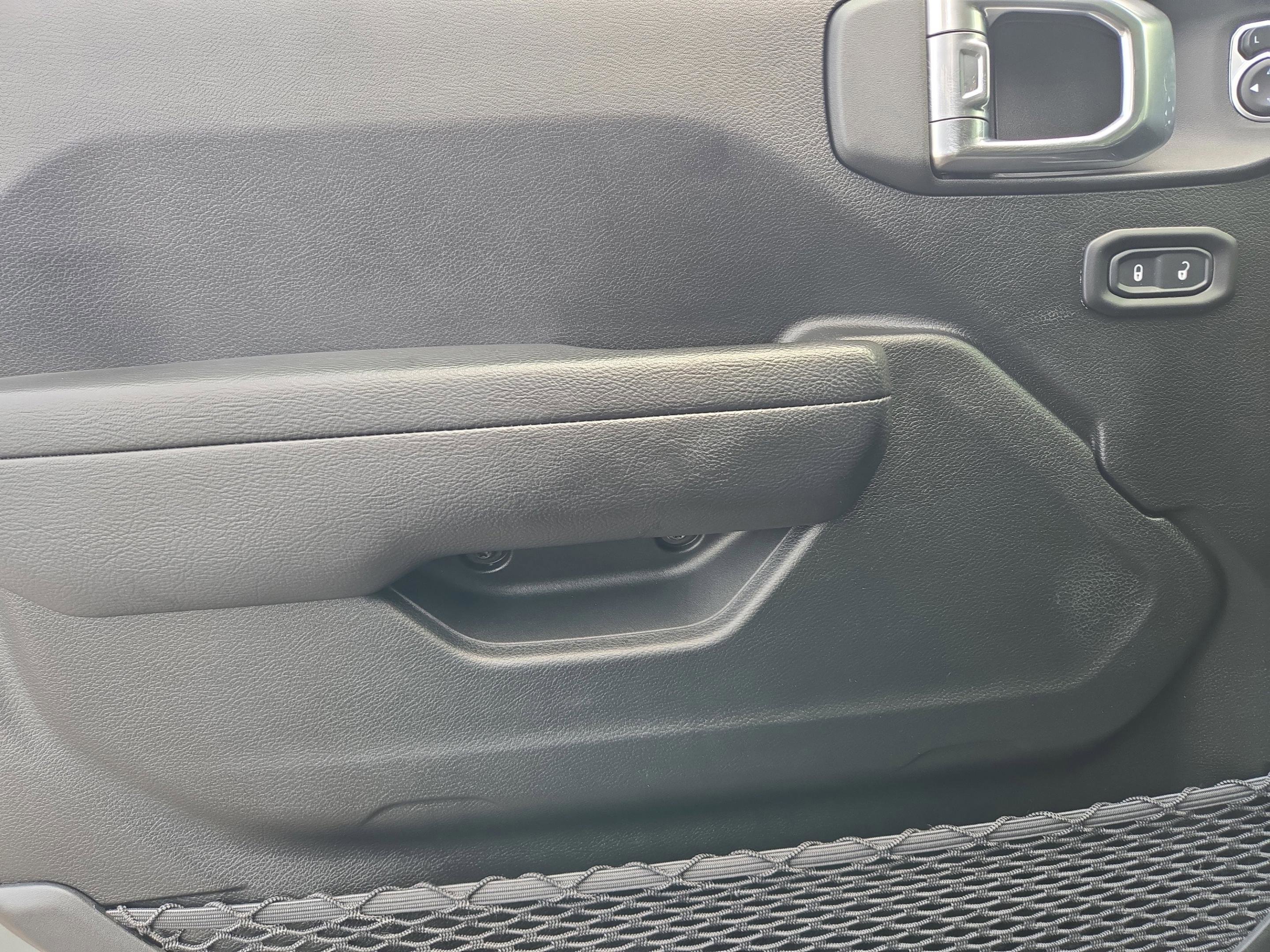 Used 2022 Jeep Gladiator Sport image 21