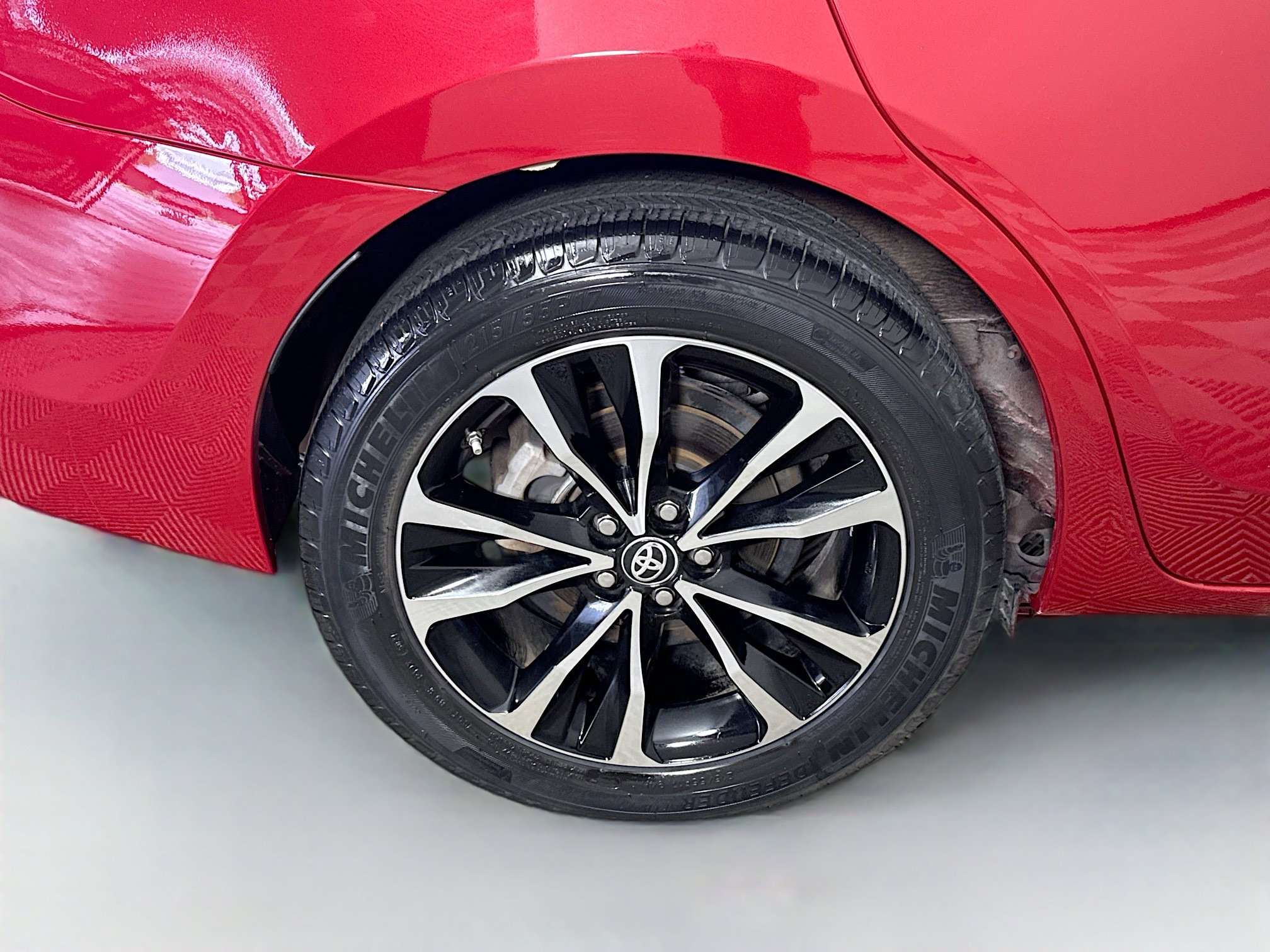 Used 2017 Toyota Corolla XSE image 33