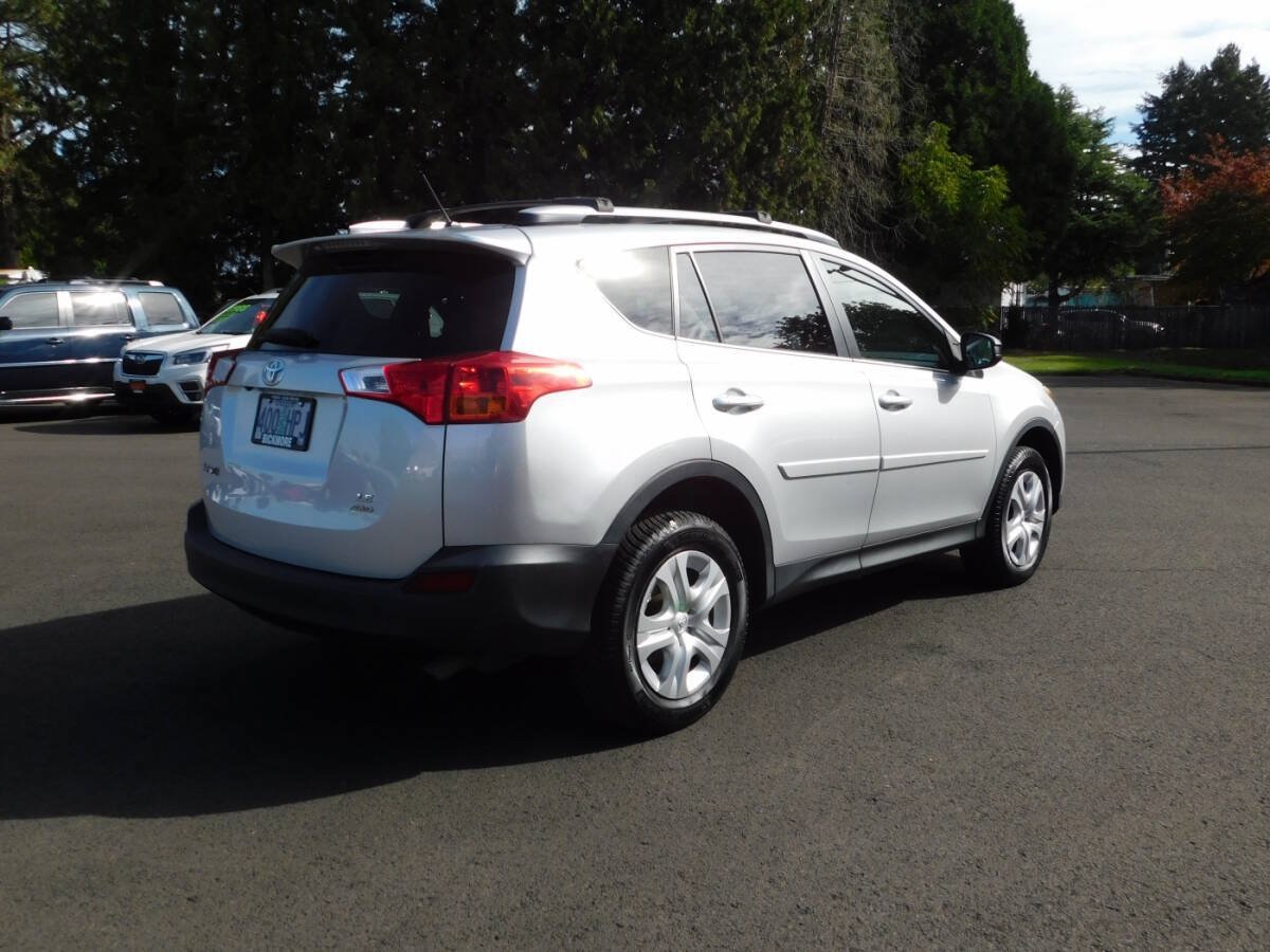 Used 2015 Toyota RAV4 LE AWD/4WD image 2
