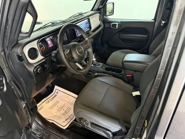 Certified 2024 Jeep Gladiator Sport AWD/4WD image 17