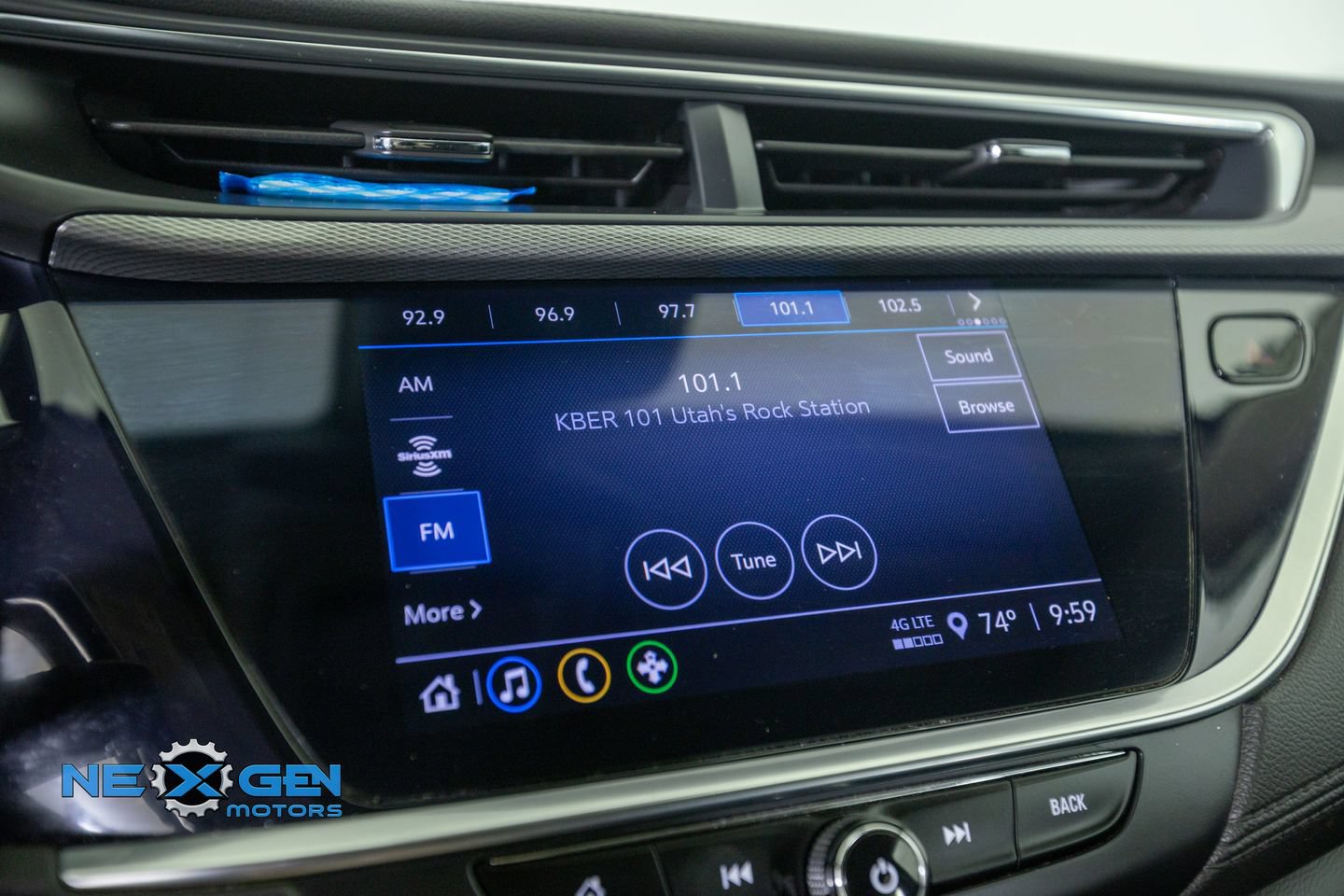 Used 2022 Buick Encore GX Preferred w/ Cold Weather Comfort Package AWD/4WD image 17