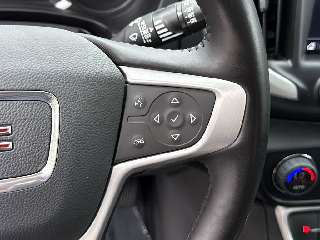 Used 2022 GMC Terrain SLT w/ Elevation Edition image 15