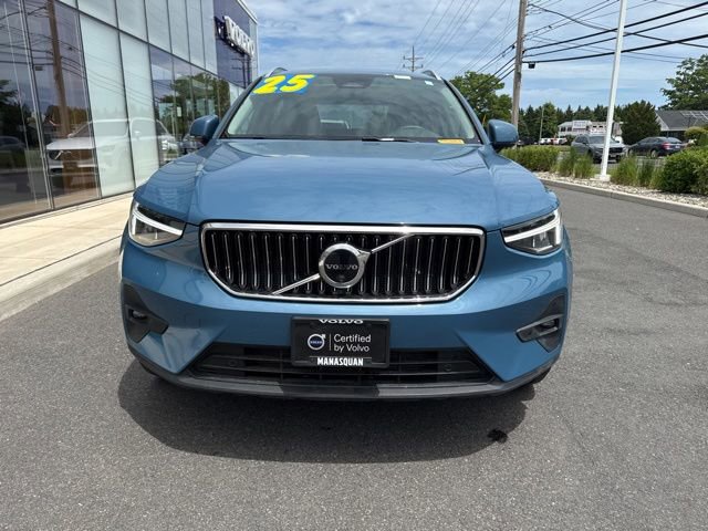 Certified 2025 Volvo XC40 B5 Plus AWD/4WD image 7