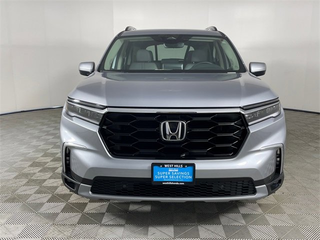 Certified 2025 Honda Pilot Touring image 29