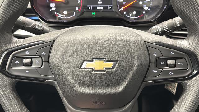 Used 2025 Chevrolet Trax LS w/ LS Convenience Package image 15