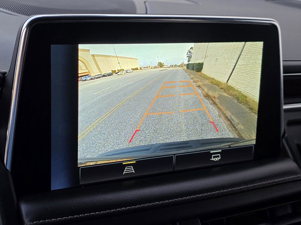 Used 2022 Chevrolet Suburban Premier RWD image 16