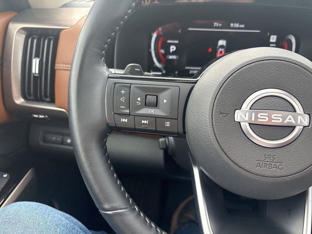 Used 2025 Nissan Pathfinder Platinum image 20