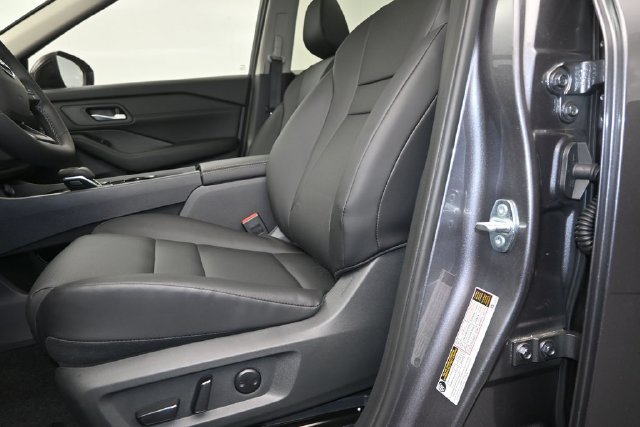 New 2026 Nissan Rogue Dark Armor FWD image 10