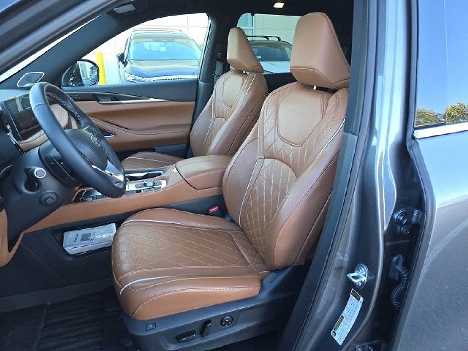 Certified 2025 INFINITI QX60 Autograph w/ Cargo Package image 10
