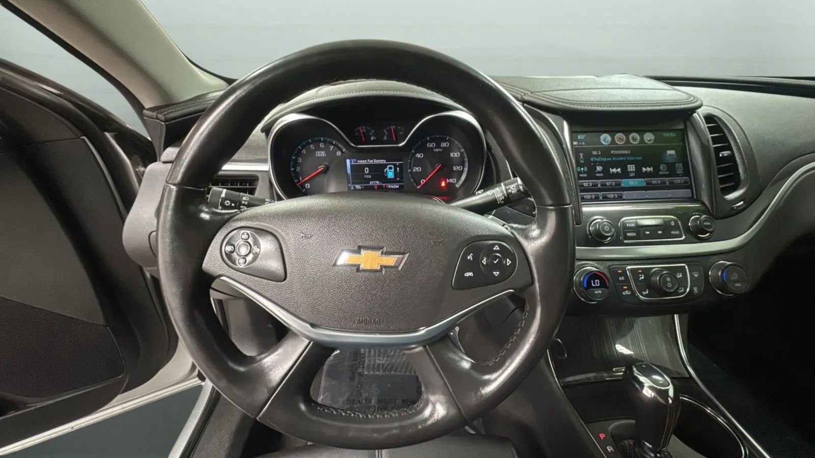 Used 2019 Chevrolet Impala LT FWD image 21