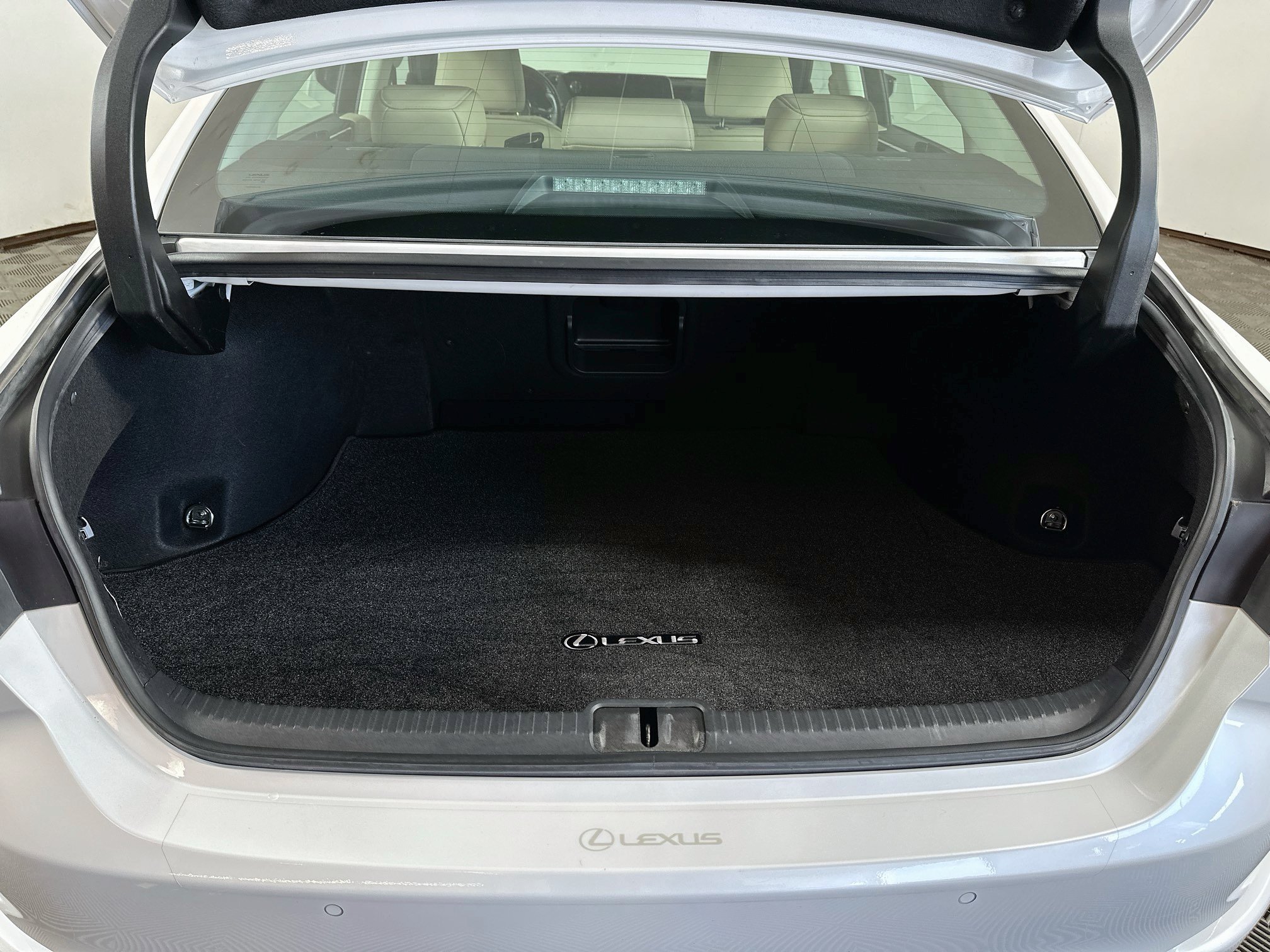 Used 2020 Lexus ES 350 w/ Accessory Package 2 FWD image 26