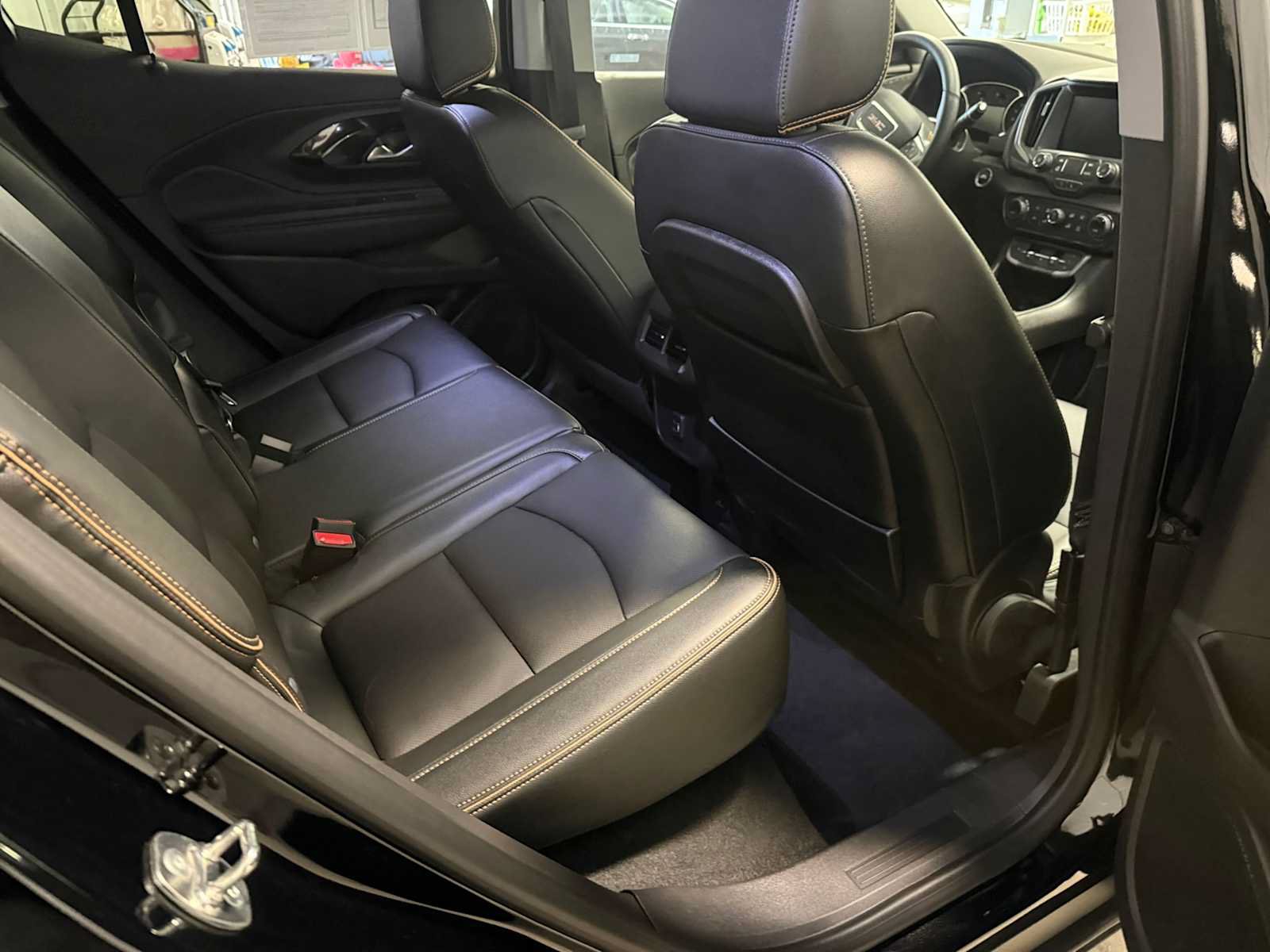 Used 2024 GMC Terrain AT4 w/ Tech Package AWD/4WD image 26