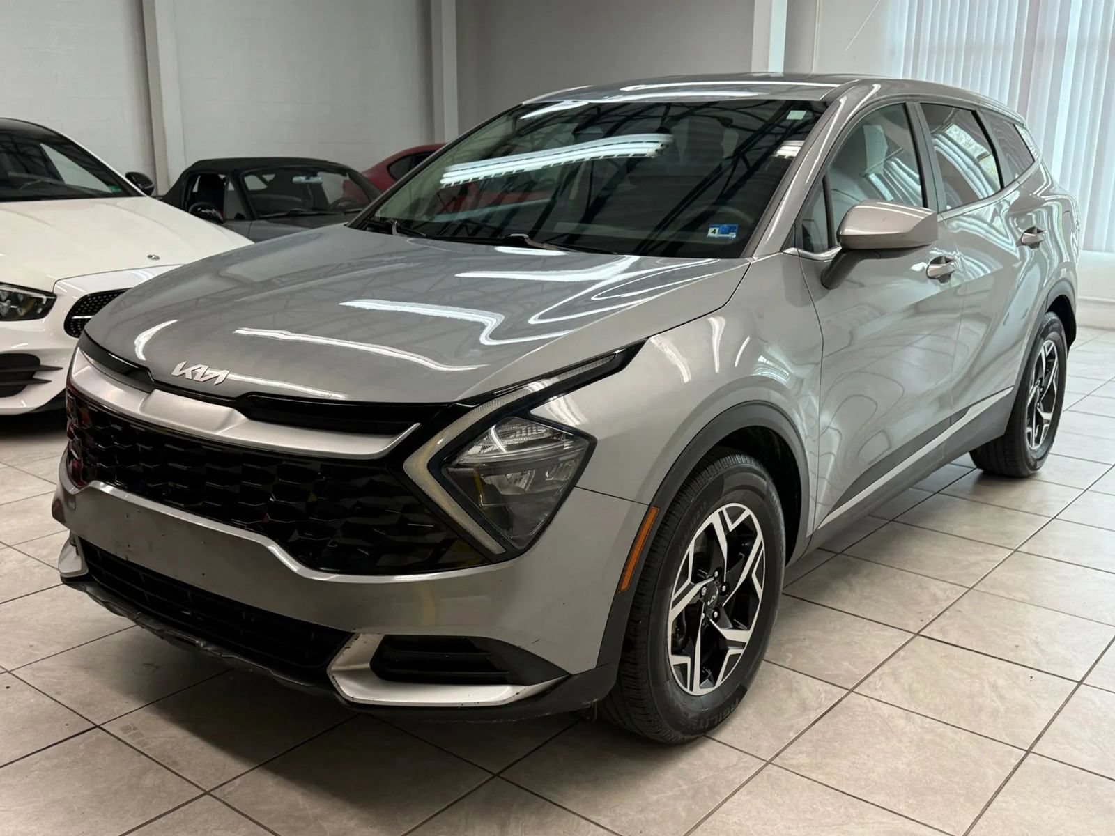 Used 2023 Kia Sportage LX FWD image 3