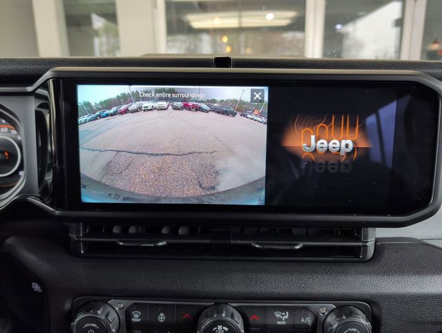 Used 2025 Jeep Wrangler Sport S image 25