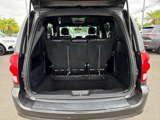 Used 2016 Dodge Grand Caravan SXT FWD image 13