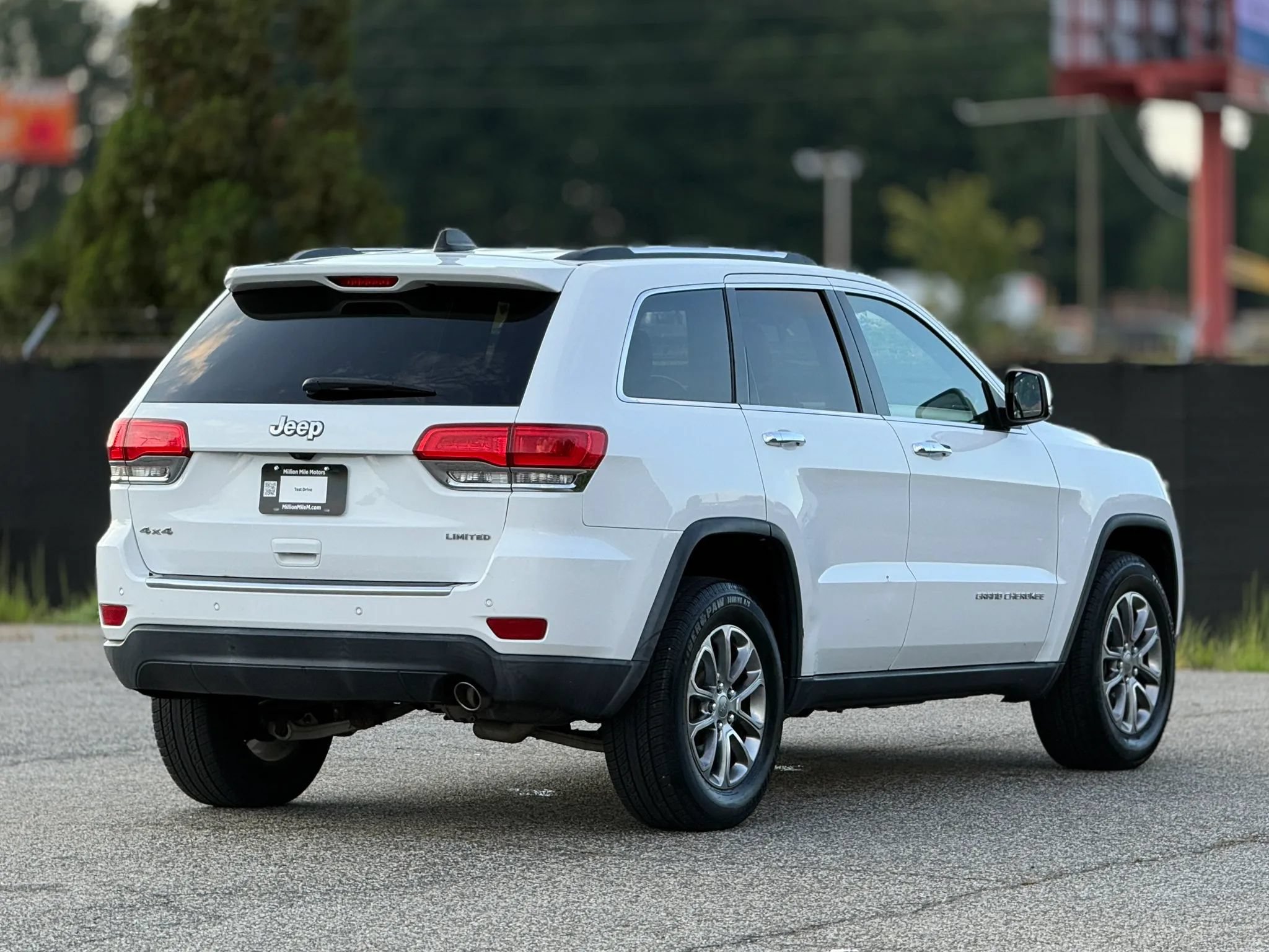 Used 2015 Jeep Grand Cherokee Limited AWD/4WD image 11