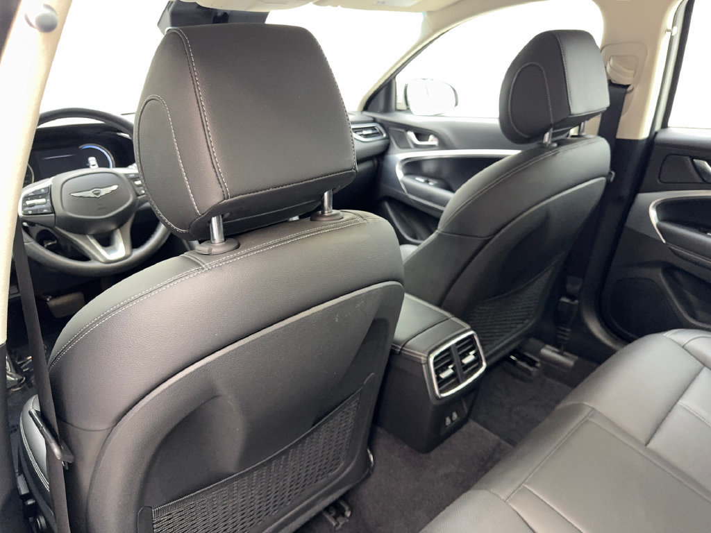 Used 2026 Genesis G70 2.5T RWD image 33