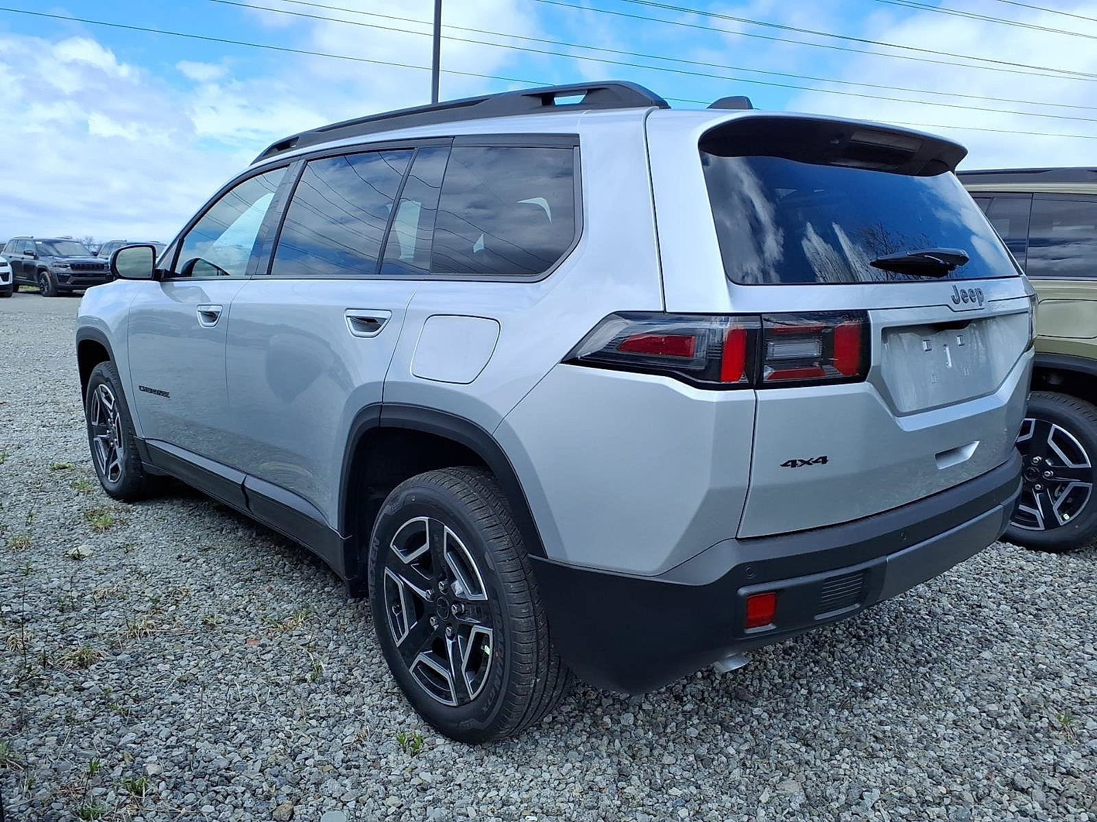 New 2026 Jeep Cherokee Laredo AWD/4WD image 2