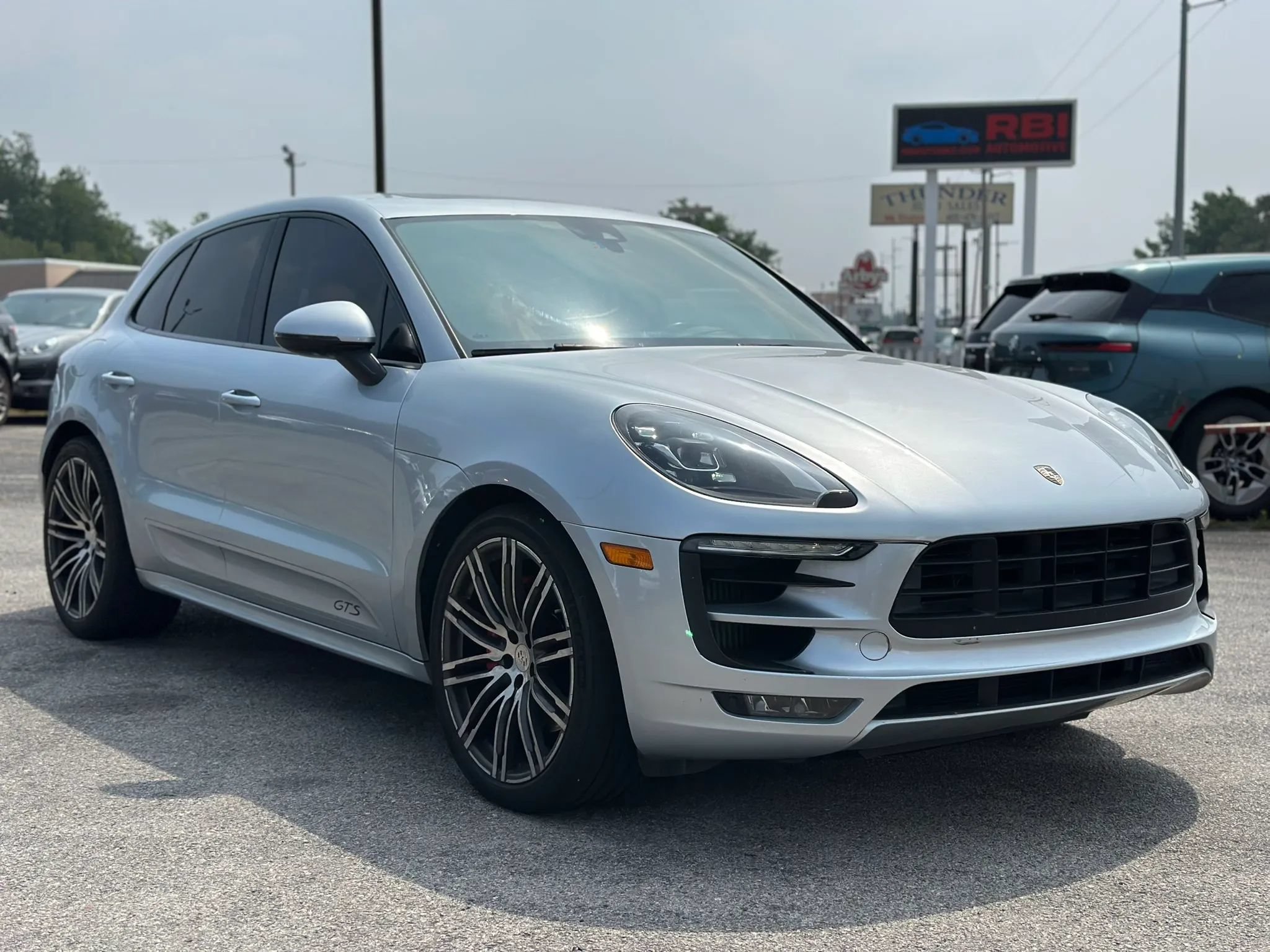 Used 2017 Porsche Macan GTS AWD/4WD image 4