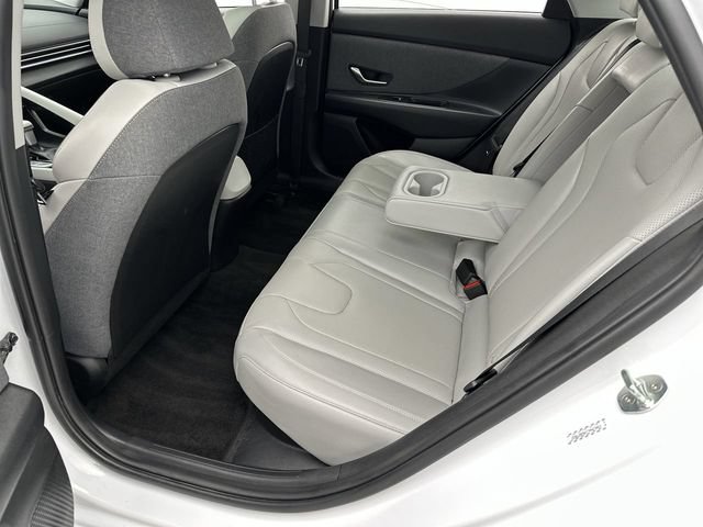 Used 2022 Hyundai Elantra Limited w/ Preferred Accessory Package FWD image 23