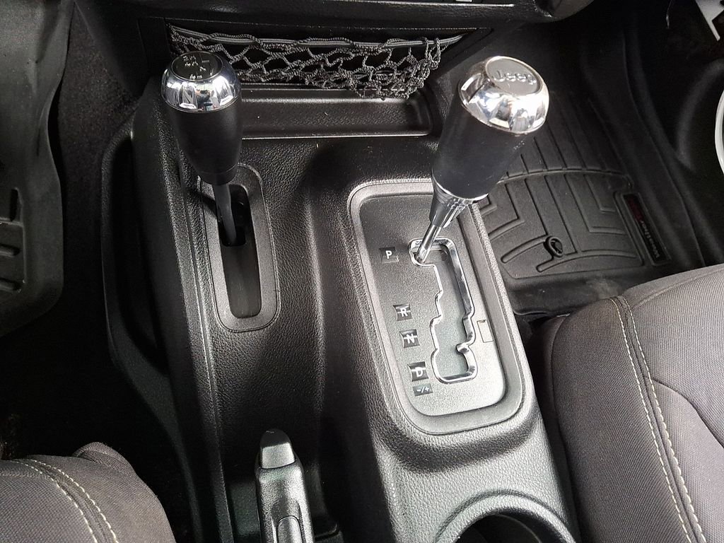 Used 2013 Jeep Wrangler Sahara w/ Dual Top Group image 16