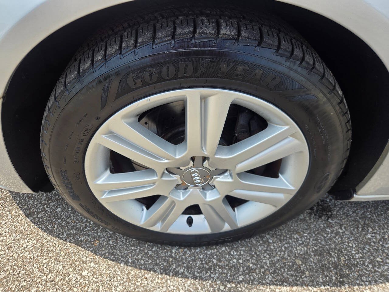 Used 2009 Audi A4 2.0T Premium FWD image 37