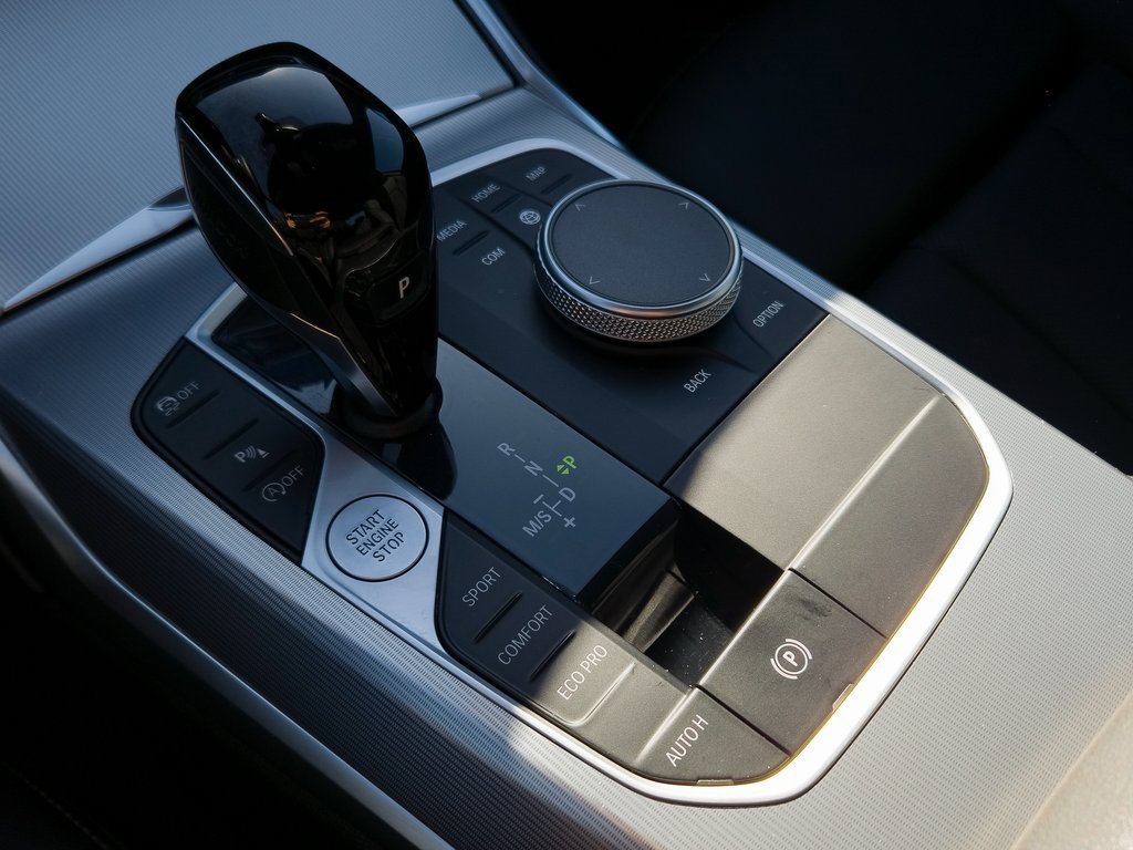 Used 2022 BMW 330i 330i w/ Driving Assistance Package image 15