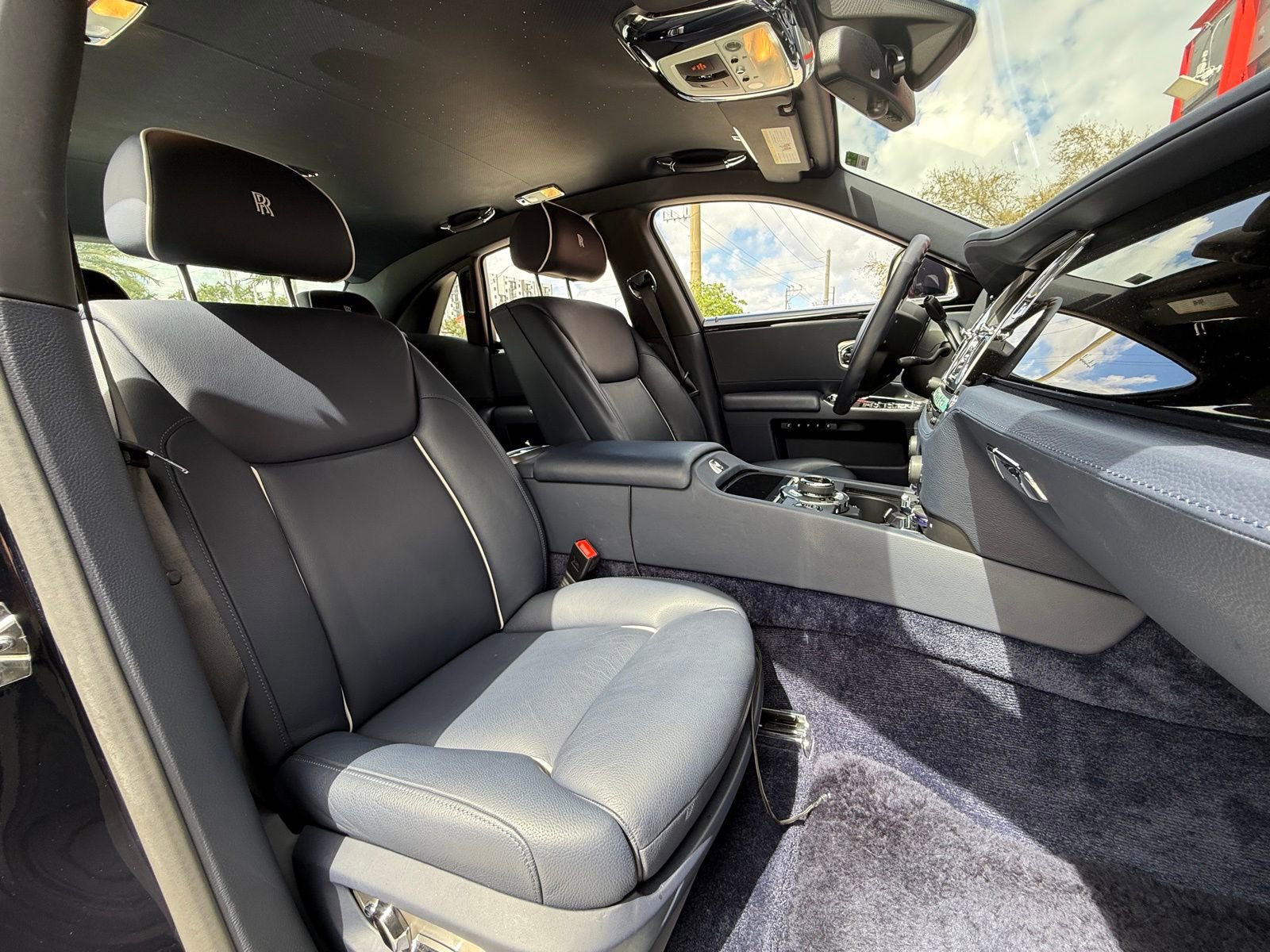 Used 2020 Rolls-Royce Ghost RWD image 25
