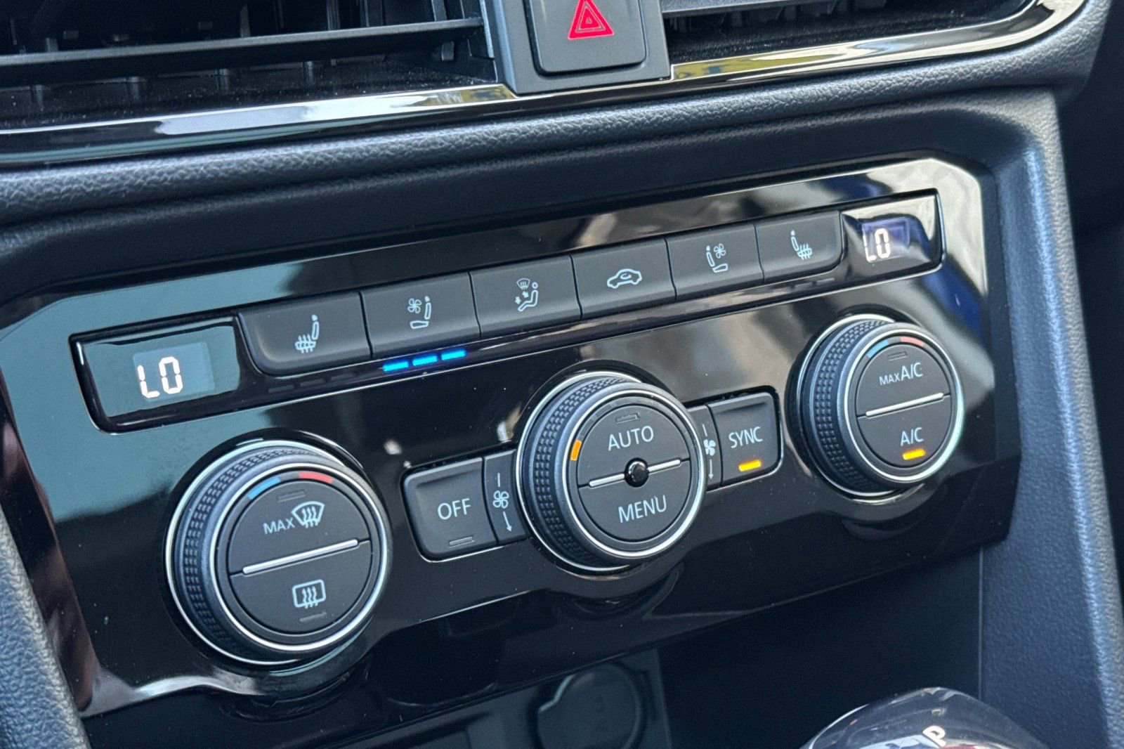 Used 2022 Volkswagen Taos SEL image 23