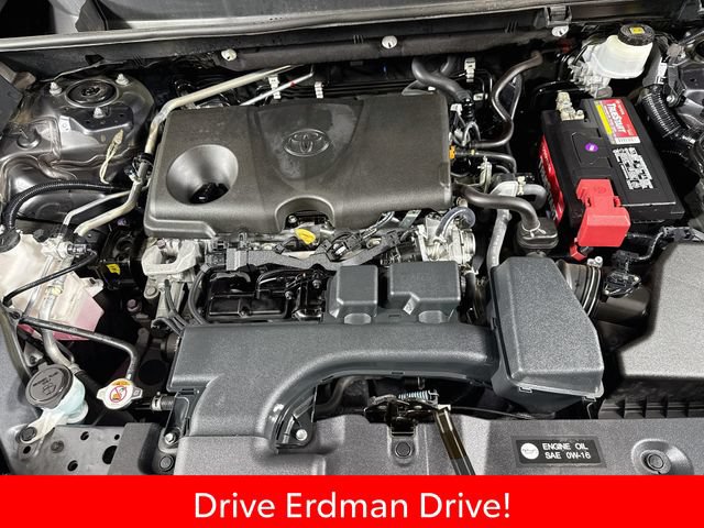 Used 2022 Toyota RAV4 LE FWD image 29
