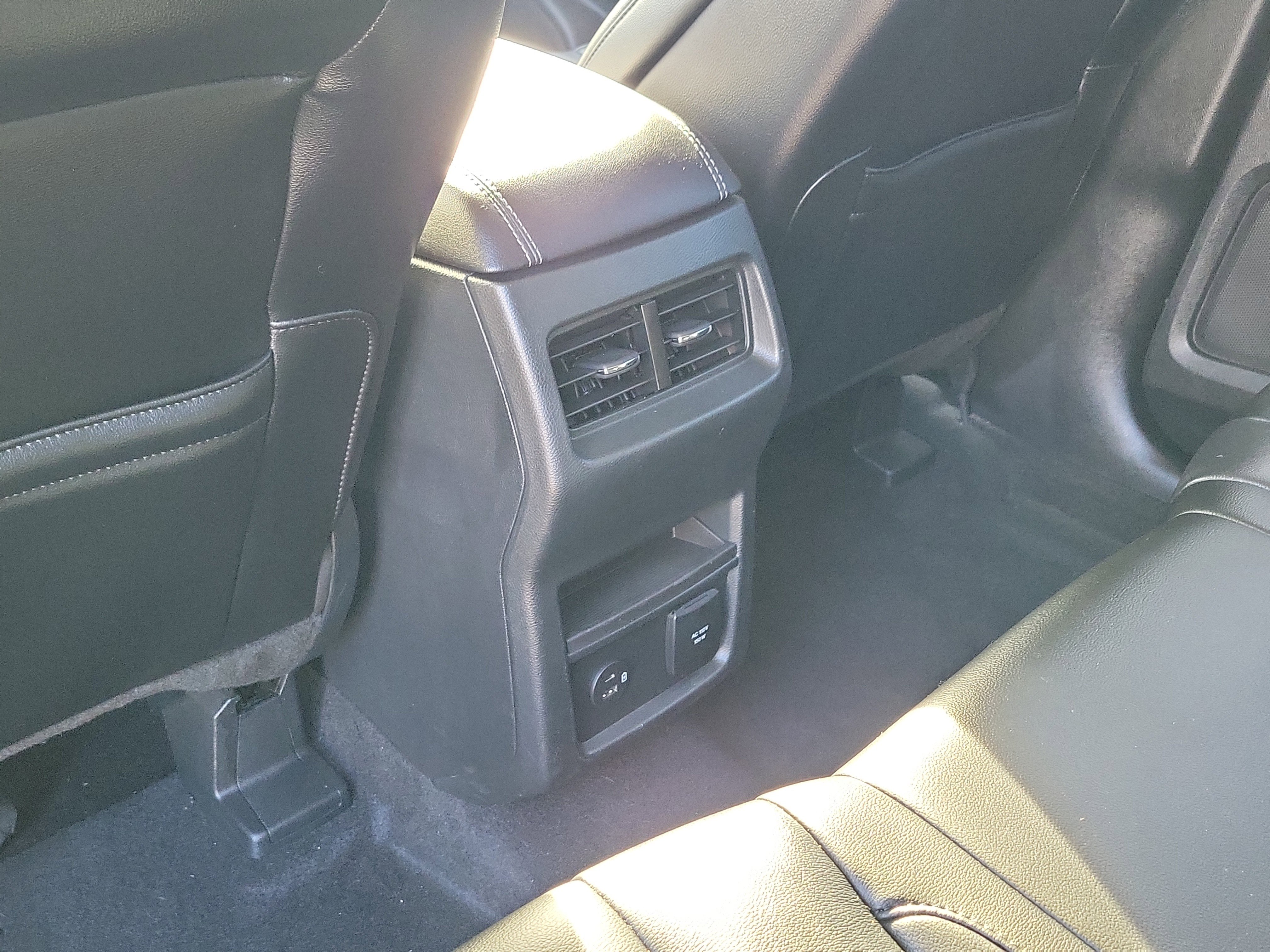 Used 2022 Ford Edge Titanium image 15