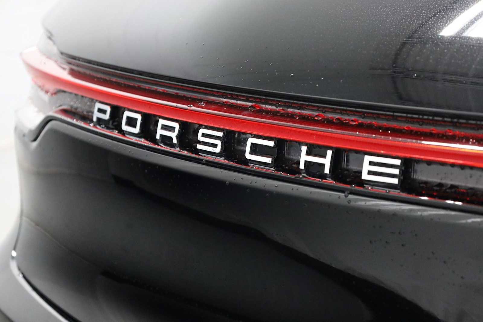 New 2026 Porsche Macan image 8