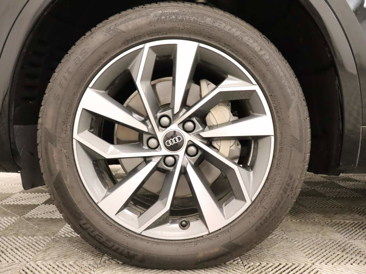 Used 2023 Audi Q5 2.0T Premium Plus w/ Premium Plus Package AWD/4WD image 6