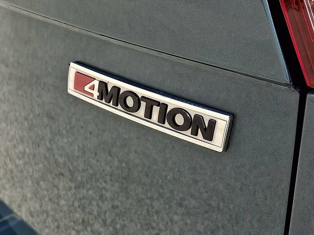 Used 2020 Volkswagen Tiguan SEL AWD/4WD image 31