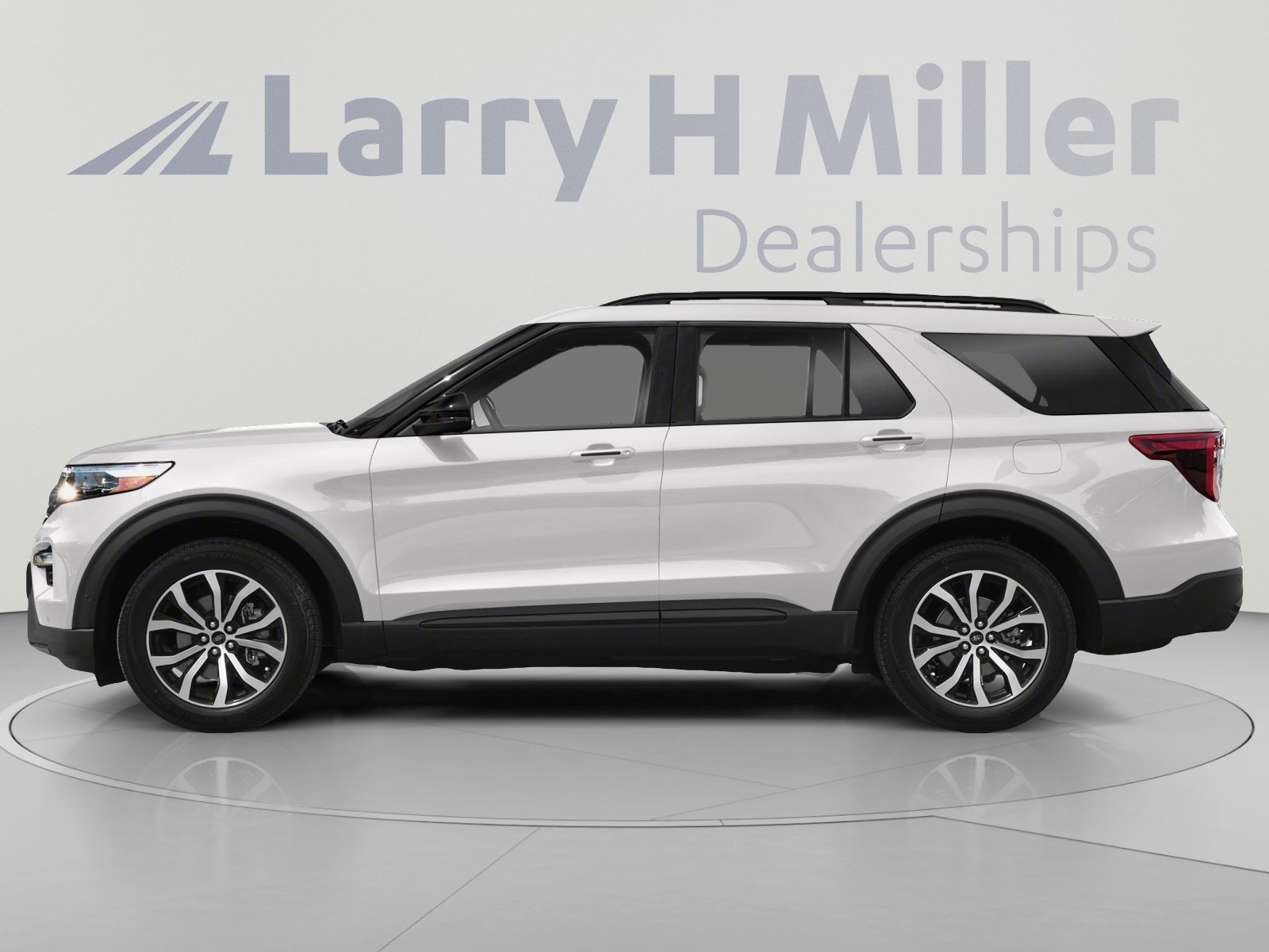 Used 2020 Ford Explorer ST w/ Premium Technology Package AWD/4WD image 3