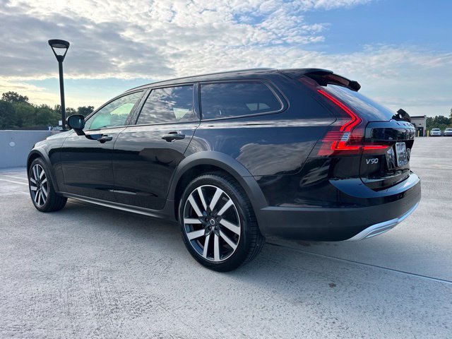 Certified 2025 Volvo V90 B6 Cross Country Ultra AWD/4WD image 6
