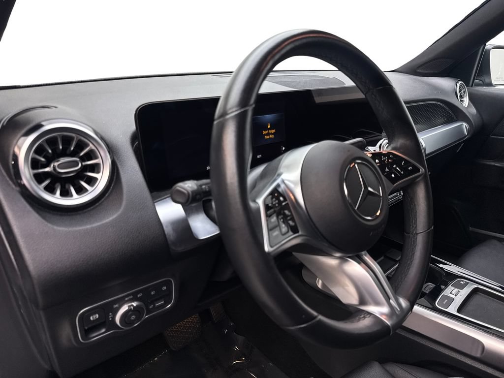 Used 2025 Mercedes-Benz GLB 250 4MATIC image 48