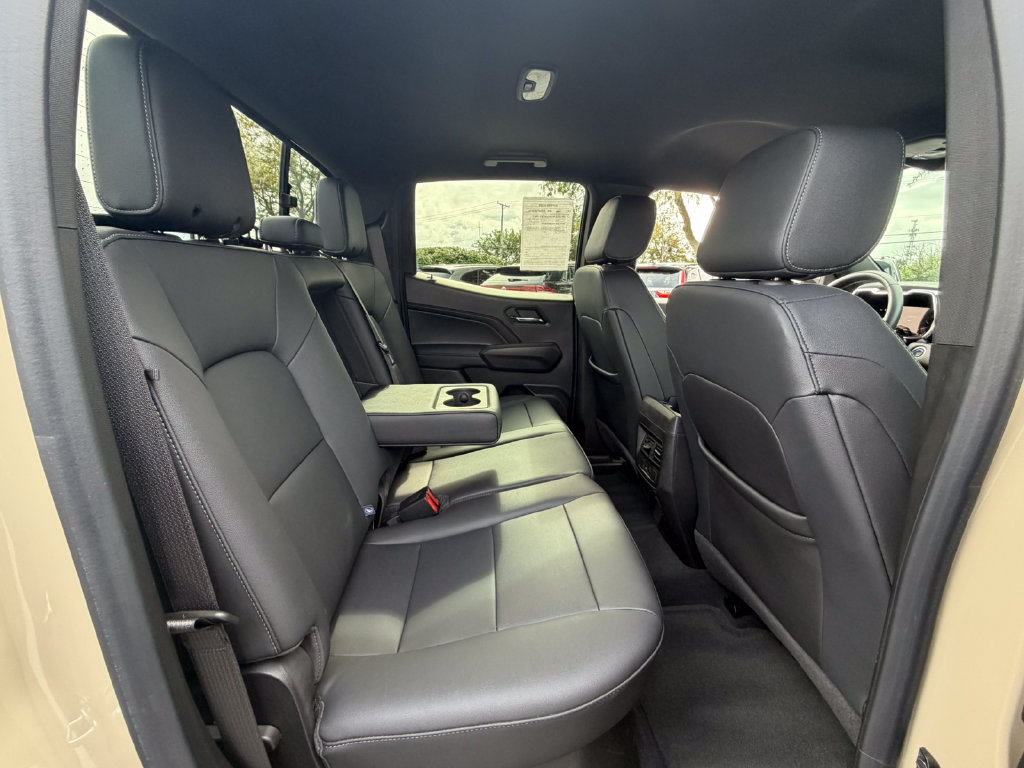 Certified 2024 GMC Canyon Elevation w/ Elevation Premium Package AWD/4WD image 10