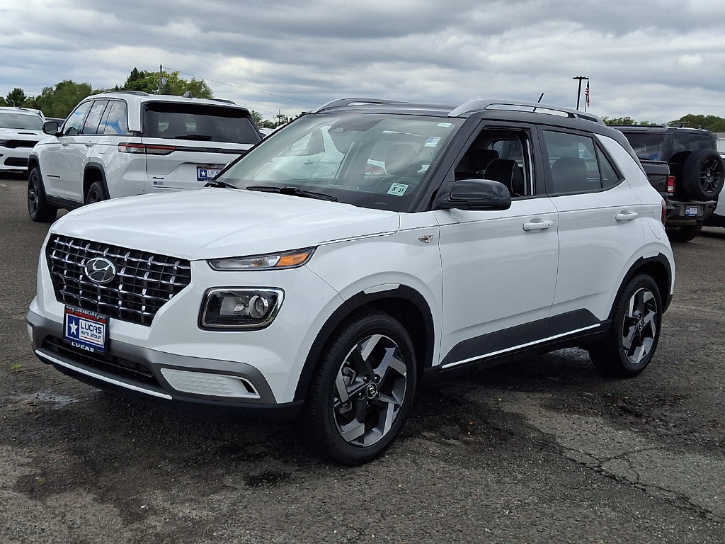 Used 2026 Hyundai Venue SEL FWD image 6